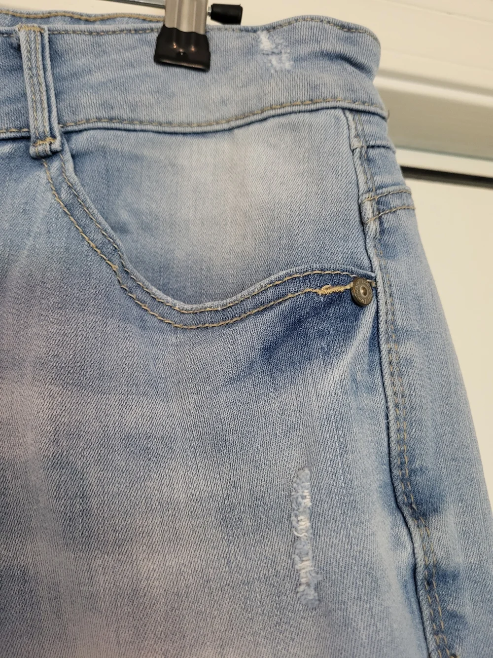 Democracy Flex-ellent Light Blue Cropped Jeans with Multicolor Scalloped Hem - Picture 11 of 14